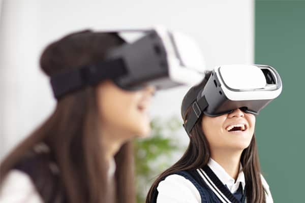 Pendidikan di Era Virtual: Manfaat dan Tantangan
