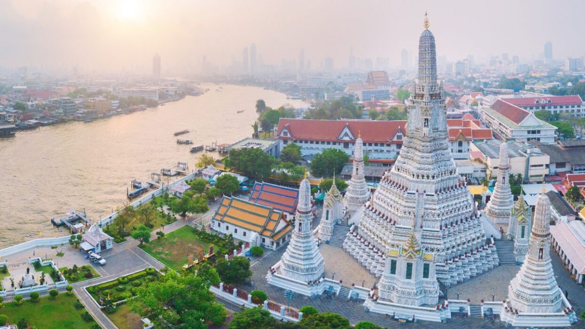 Wisata Religi di Wat Arun Bangkok, Thailand (2025)
